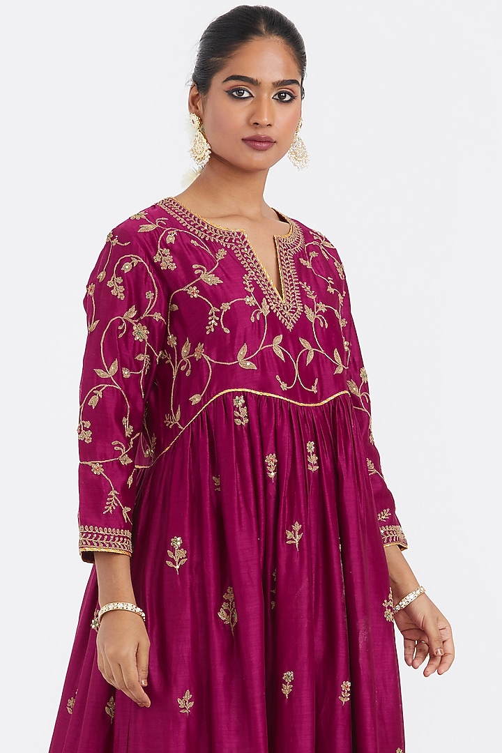 Deep Fuchsia Silk Chanderi Sequins Embroidered Kurta Set by Kora at Pernia's Pop Up Shop