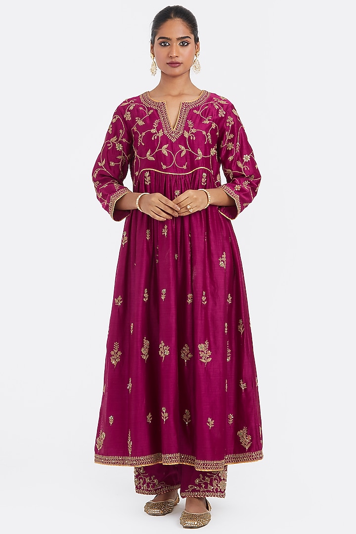 Deep Fuchsia Silk Chanderi Sequins Embroidered Kurta Set by Kora at Pernia's Pop Up Shop