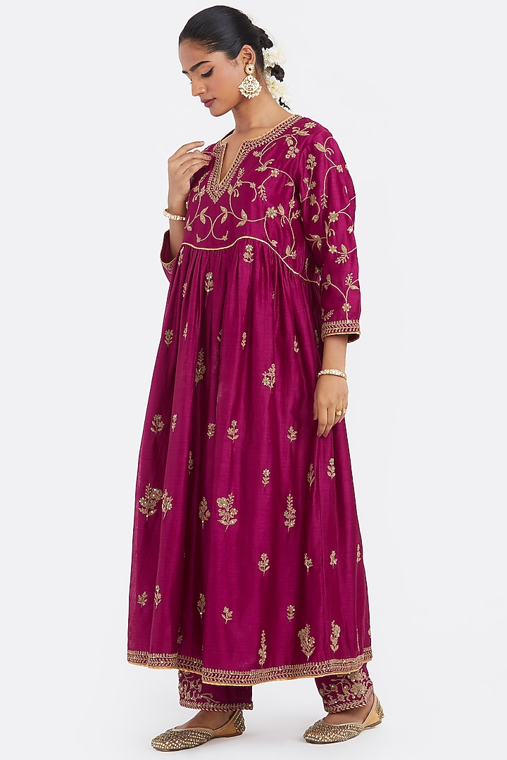 Deep Fuchsia Silk Chanderi Sequins Embroidered Kurta Set by Kora at Pernia's Pop Up Shop