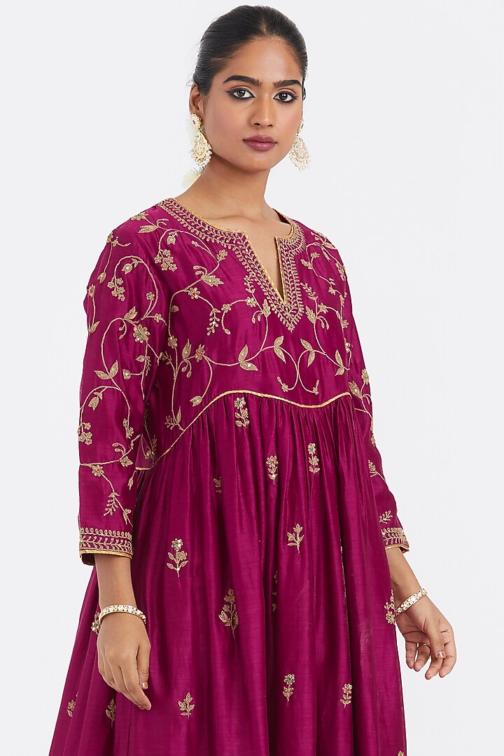 Deep Fuchsia Silk Chanderi Sequins Embroidered Kurta Set by Kora at Pernia's Pop Up Shop