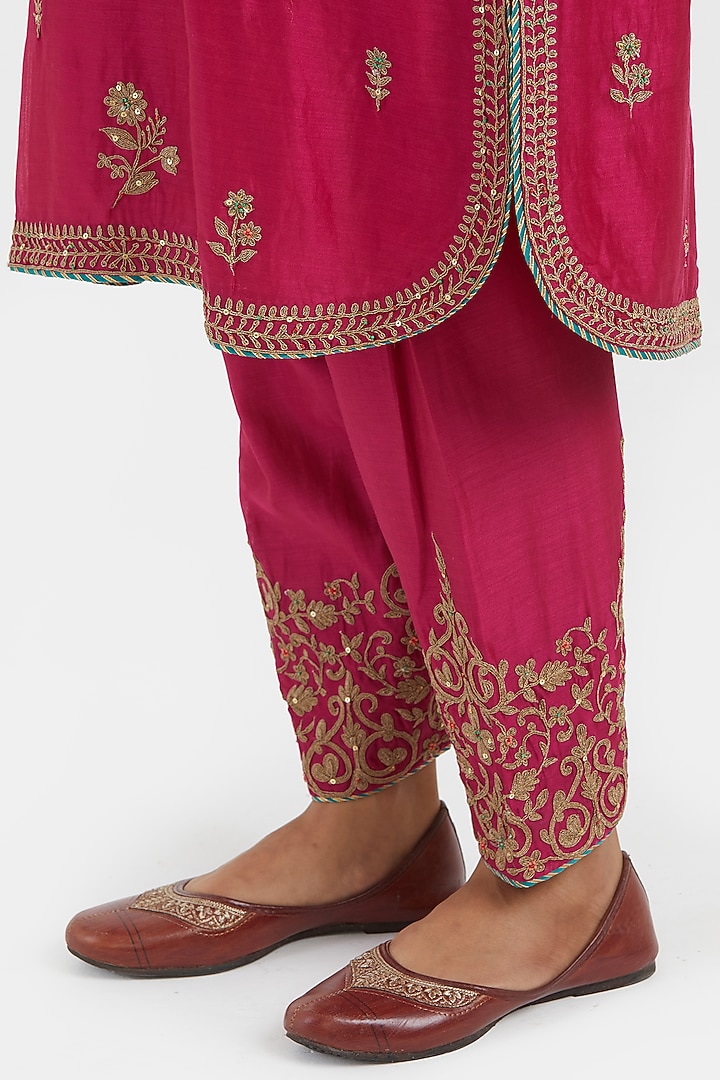 Fuchsia Silk Chanderi Sequins Embroidered Short Kurta Set by Kora at Pernia's Pop Up Shop