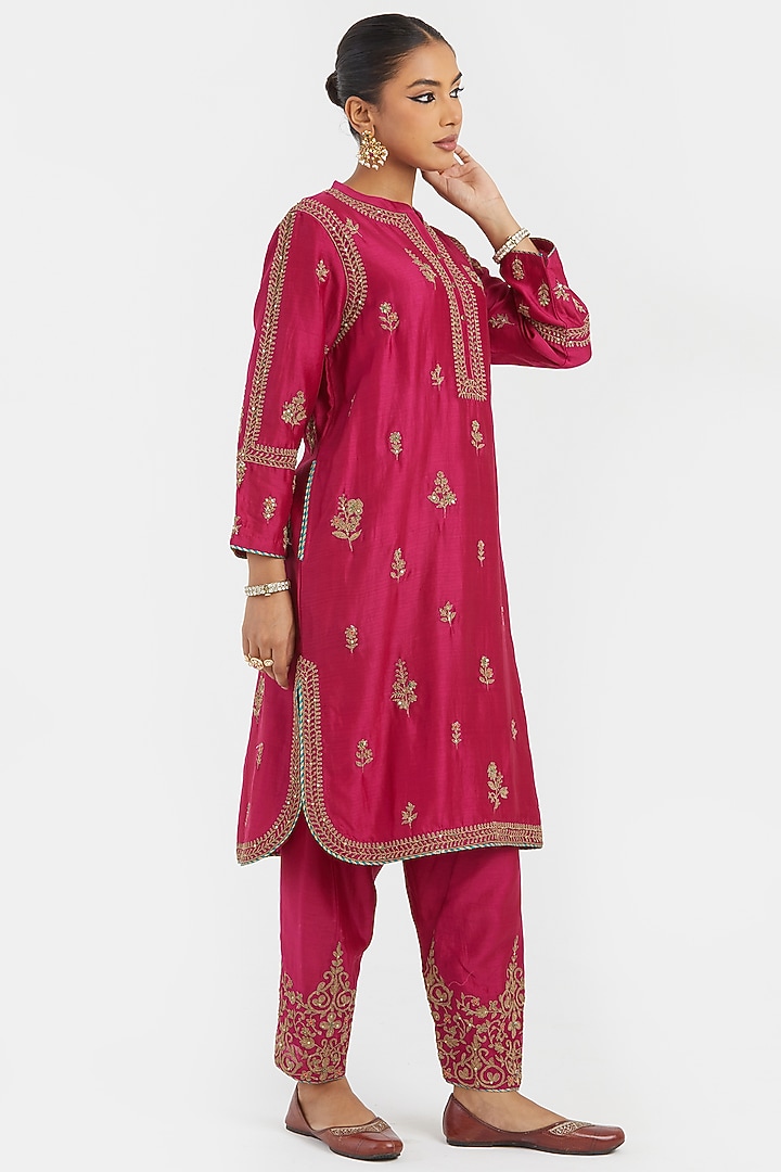 Fuchsia Silk Chanderi Sequins Embroidered Short Kurta Set by Kora at Pernia's Pop Up Shop