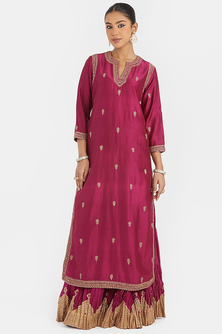 Deep Fuchsia Silk Chanderi Sequins Embroidered Straight Kurta Set by Kora at Pernia's Pop Up Shop