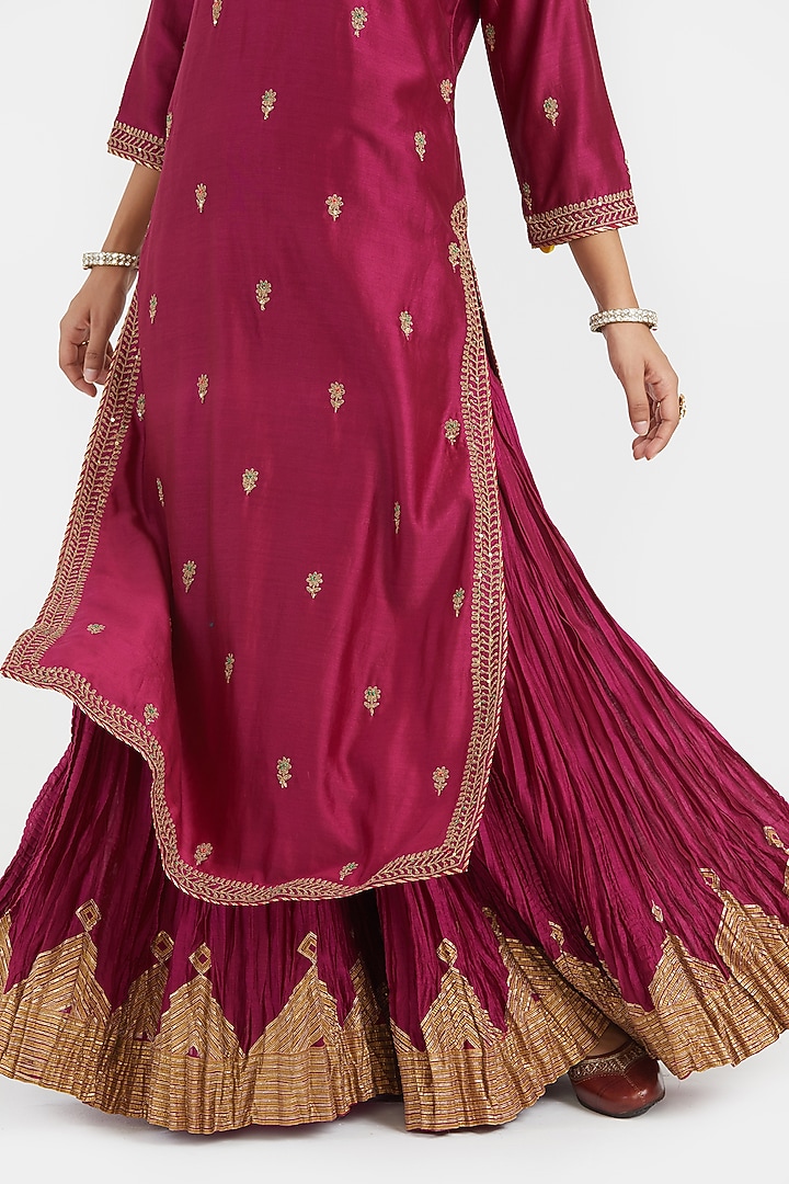 Deep Fuchsia Silk Chanderi Sequins Embroidered Straight Kurta Set by Kora at Pernia's Pop Up Shop