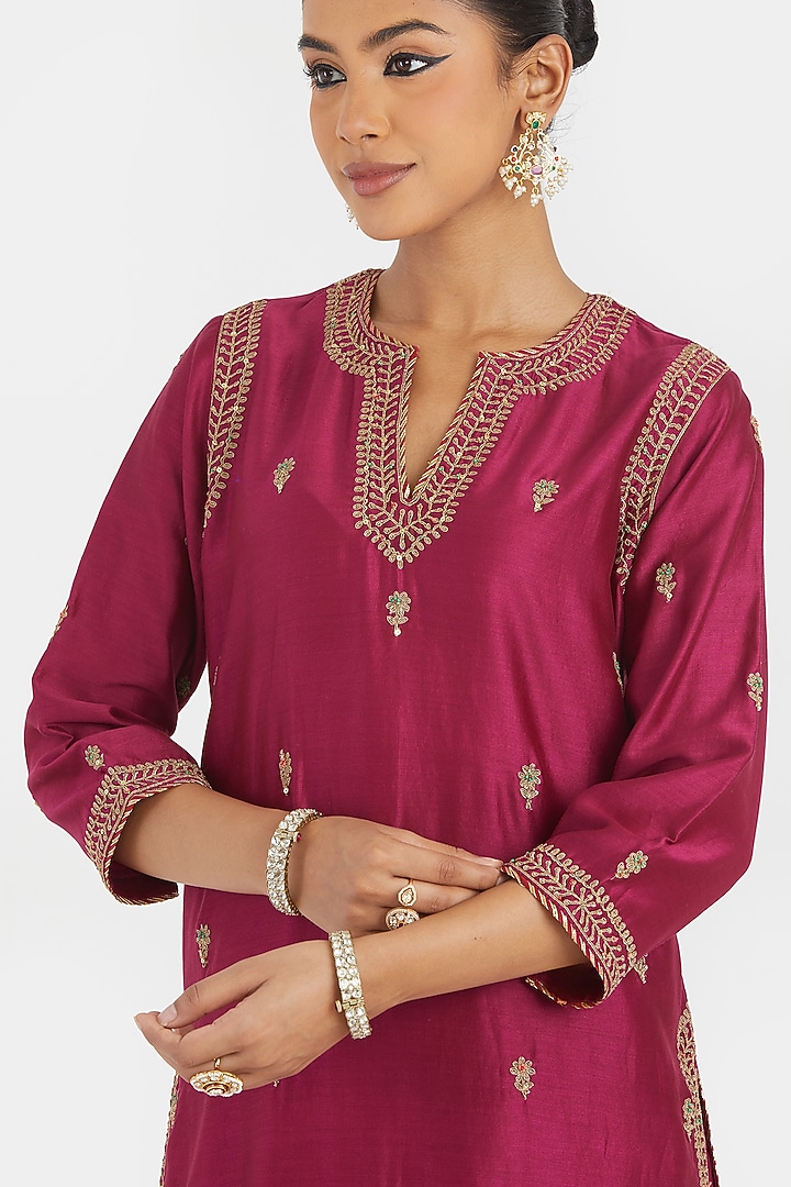 Deep Fuchsia Silk Chanderi Sequins Embroidered Straight Kurta Set by Kora at Pernia's Pop Up Shop