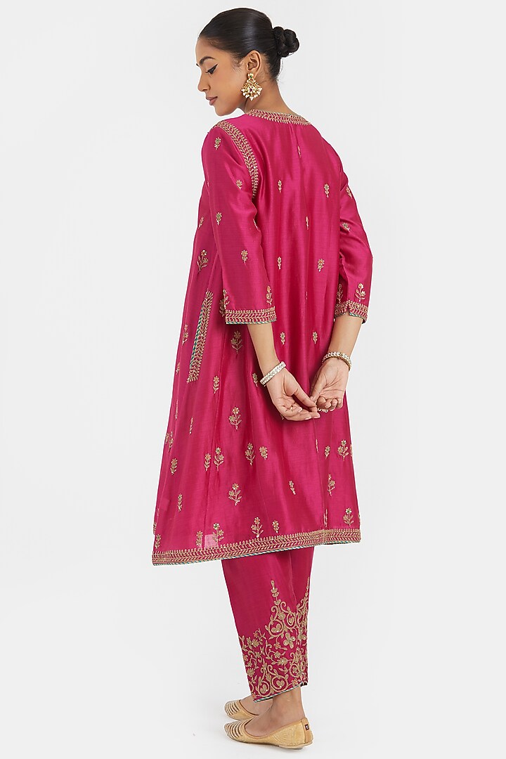 Fuchsia Silk Chanderi Sequins Embroidered A-Line Short Kurta by Kora at Pernia's Pop Up Shop