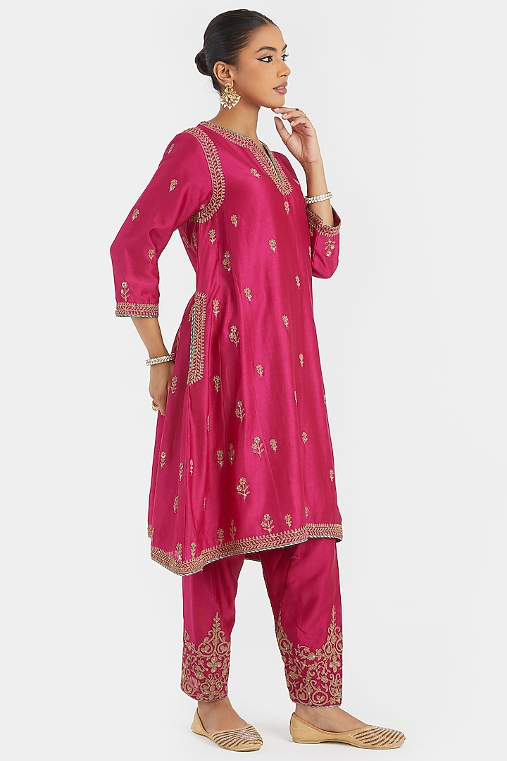 Fuchsia Silk Chanderi Sequins Embroidered A-Line Short Kurta by Kora at Pernia's Pop Up Shop