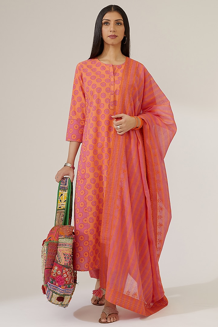 Orange & Rose Pink Printed Kurta Set by Kora at Pernia's Pop Up Shop