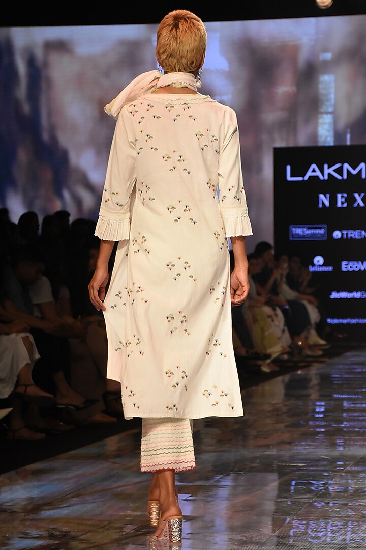Ivory Chikankari Kurta Set by House of Kotwara at Pernia's Pop Up Shop