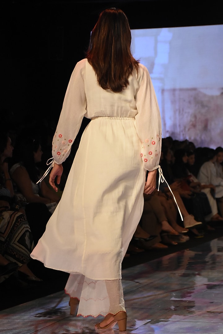 Ivory Chikankari Kurta With Pants & Inner by House of Kotwara at Pernia's Pop Up Shop