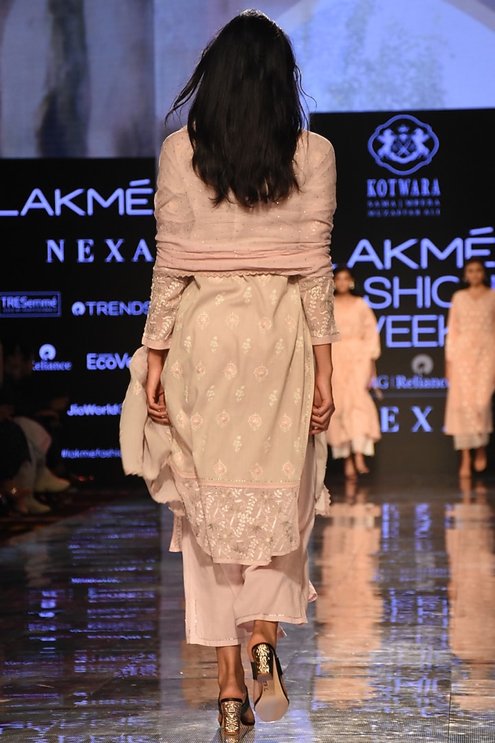 Grey & Pink Chikankari Embroidered Kurta Set by House of Kotwara at Pernia's Pop Up Shop