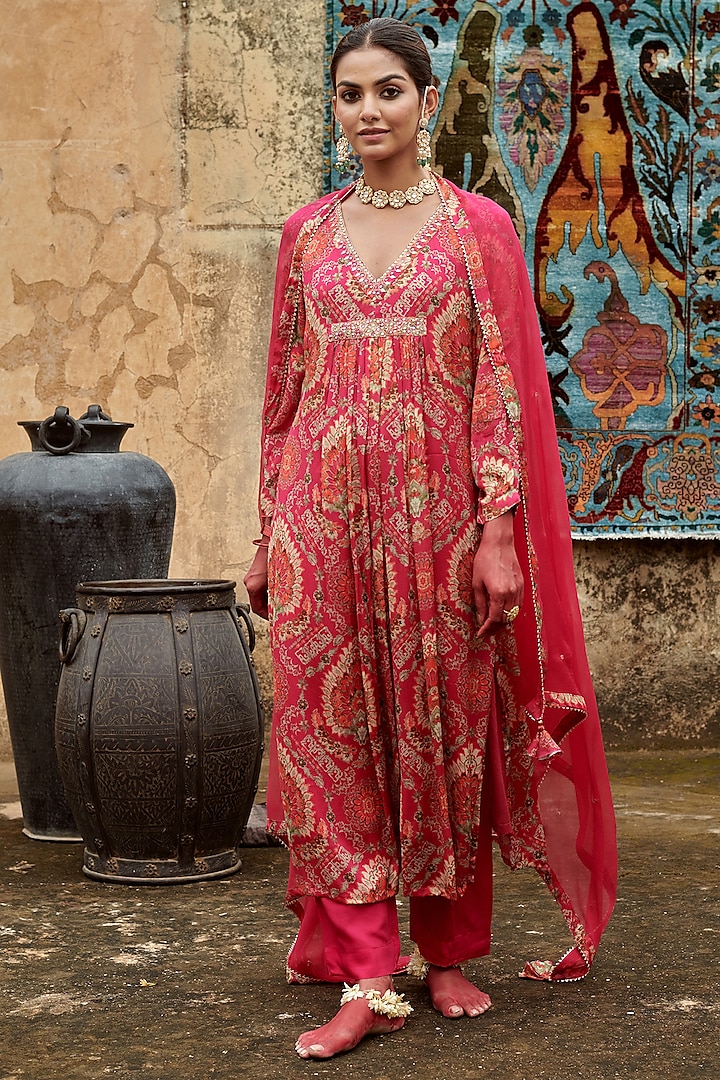 Pink Chinon Aari & Patti Embroidered Kurta Set by Karaj Jaipur at Pernia's Pop Up Shop