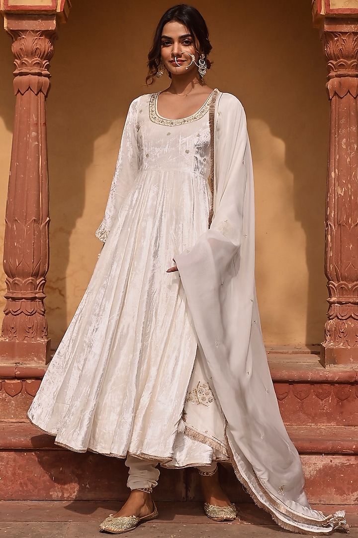 White Velvet Hand Embroidered Anarkali Set by Karaj Jaipur at Pernia's Pop Up Shop