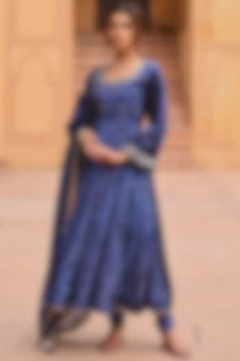 Royal Blue Velvet Hand Embroidered Anarkali Set by Karaj Jaipur at Pernia's Pop Up Shop