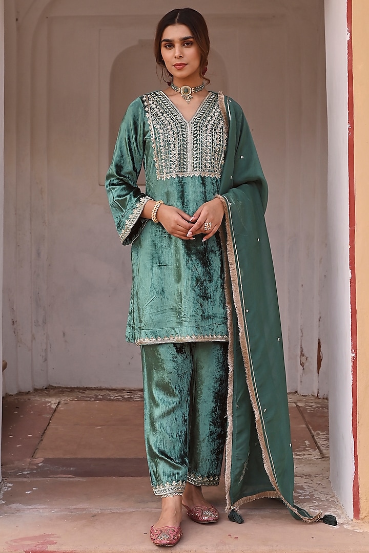 Emerald Green Velvet Cutdana Embroidered Short Kurta Set by Karaj Jaipur at Pernia's Pop Up Shop