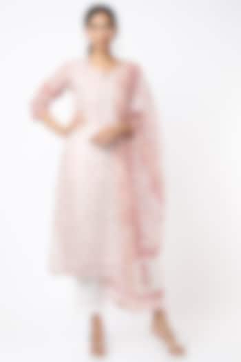 Peach Block Printed Kurta Set by Karaj Jaipur at Pernia's Pop Up Shop