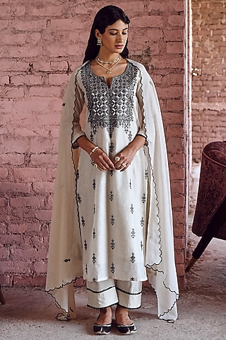 Ivory Chanderi Embroidered Kurta Set by Karaj Jaipur