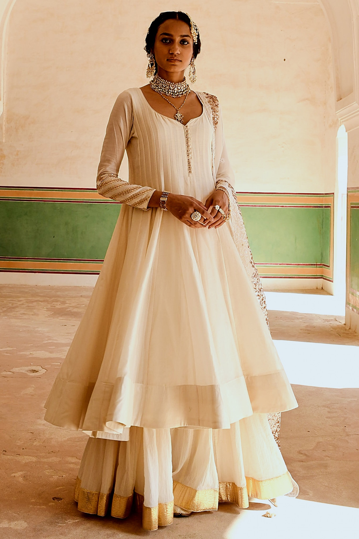 Cream colour clearance anarkali