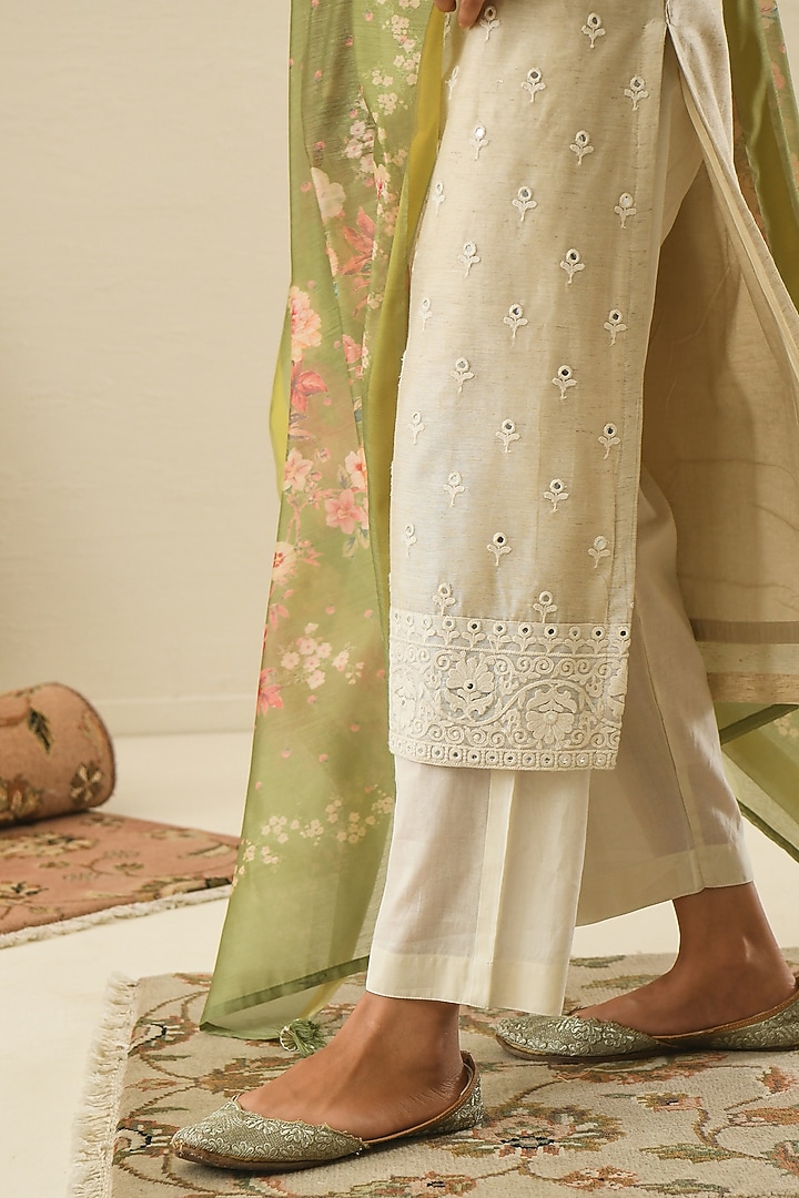 Cream Chanderi Kurta Set by Karaj Jaipur at Pernia's Pop Up Shop