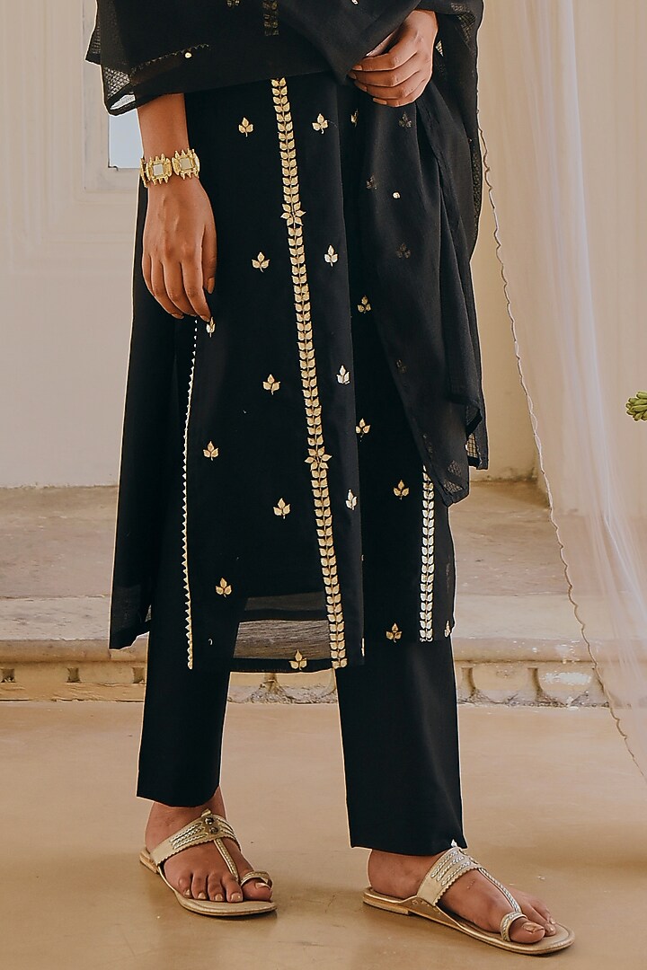 Black Hand Embroidered Kurta Set by Karaj Jaipur at Pernia's Pop Up Shop