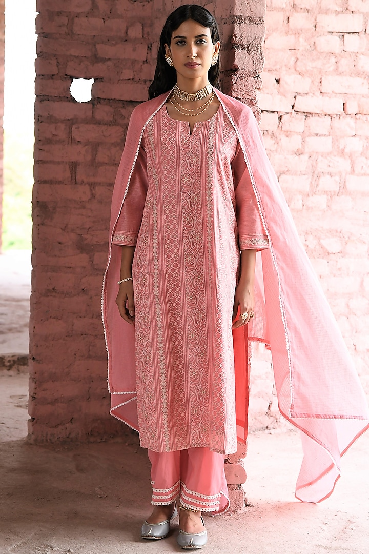 Pink Chanderi Embroidered Kurta Set by Karaj Jaipur at Pernia's Pop Up Shop