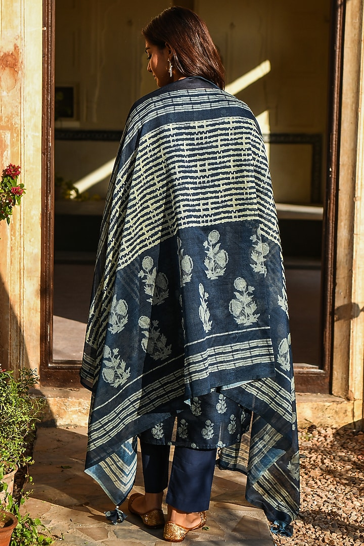 Navy Blue Embroidered Kurta Set by Karaj Jaipur at Pernia's Pop Up Shop