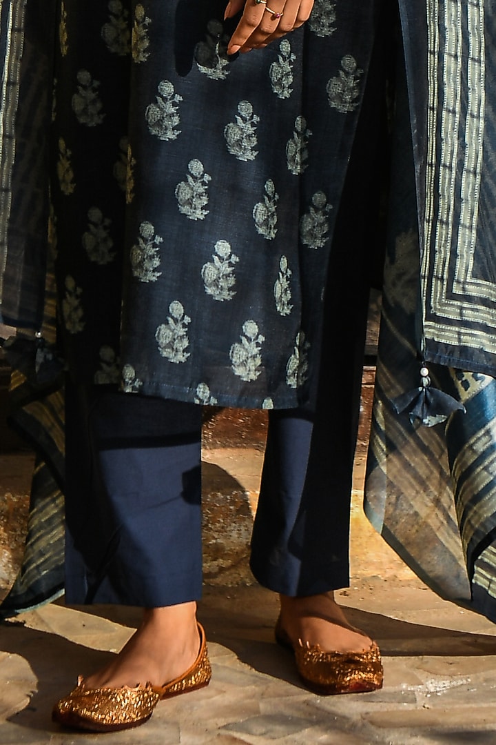 Navy Blue Embroidered Kurta Set by Karaj Jaipur at Pernia's Pop Up Shop