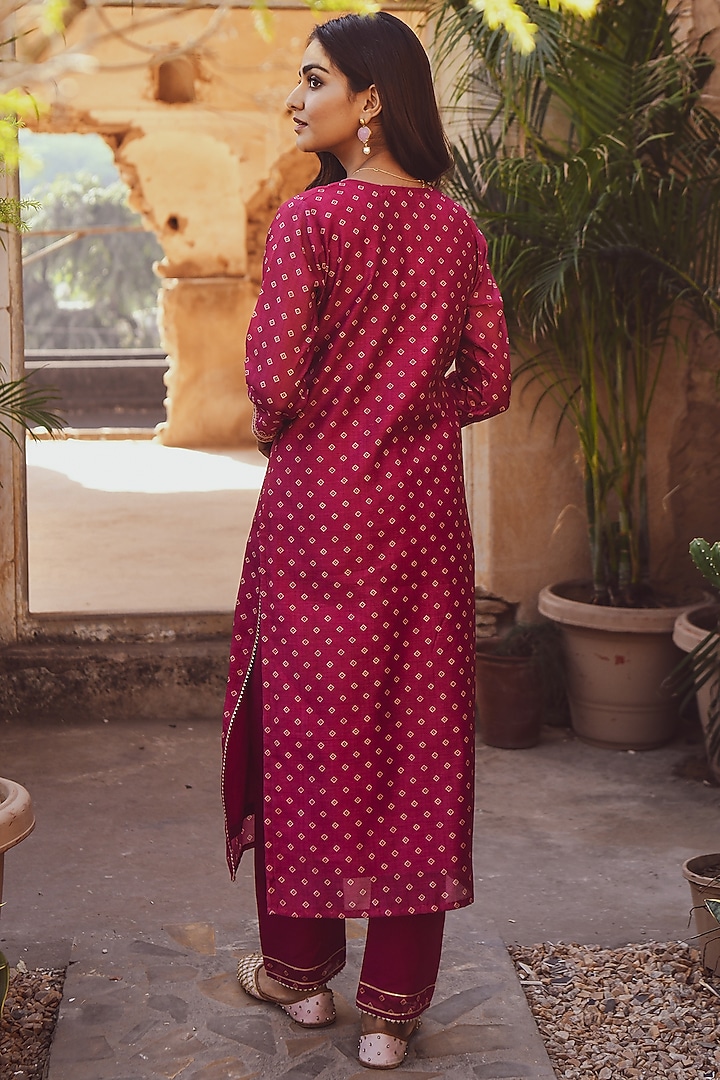 Magenta Printed Kurta Set by Karaj Jaipur at Pernia's Pop Up Shop