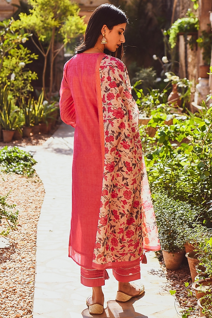 Pink Chanderi Embroidered Kurta Set by Karaj Jaipur at Pernia's Pop Up Shop