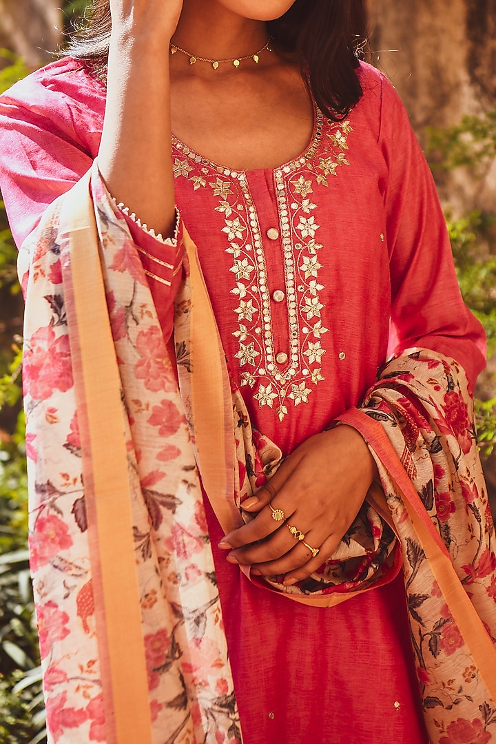 Pink Chanderi Embroidered Kurta Set by Karaj Jaipur at Pernia's Pop Up Shop