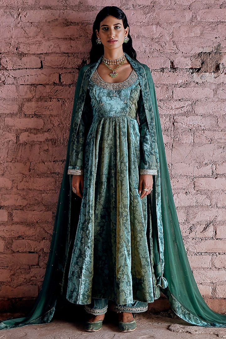 Castleton Green Embellished Anarkali Set Design by Karaj Jaipur at ...