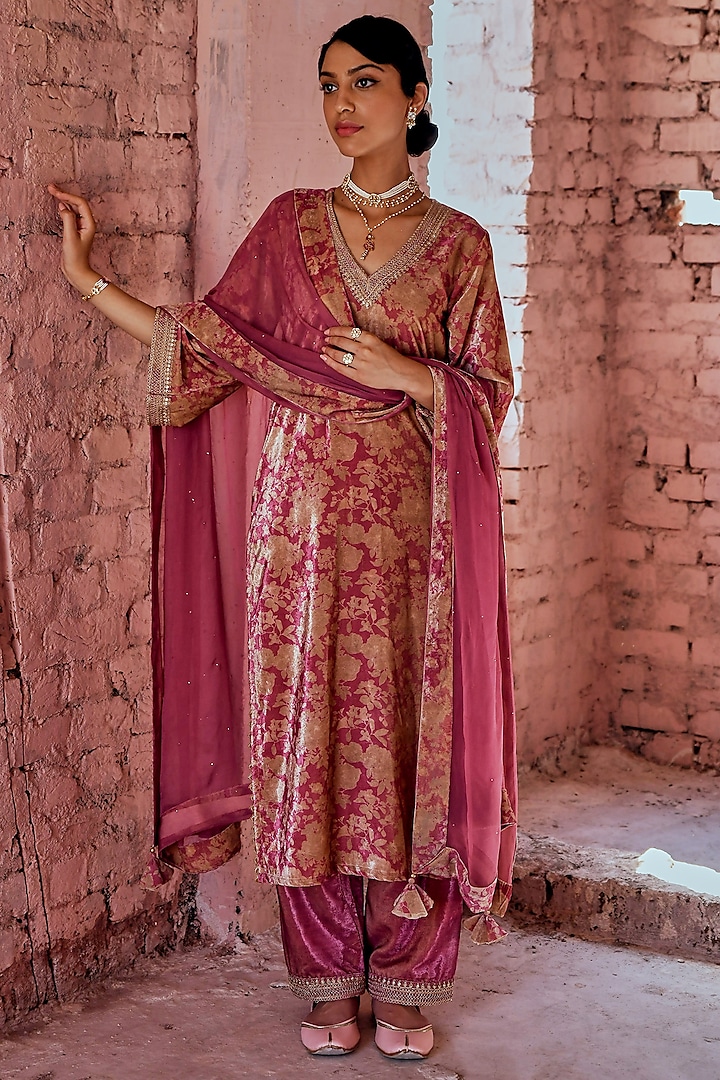 Royal Rose Embellished Kurta Set by Karaj Jaipur