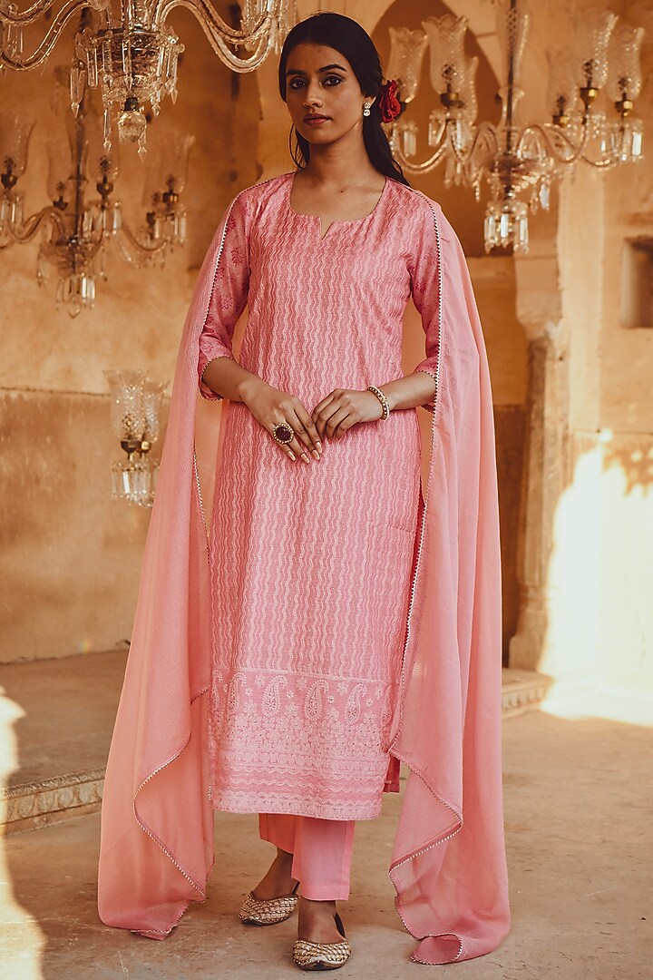 Pink Embroidered Kurta Set by Karaj Jaipur at Pernia's Pop Up Shop