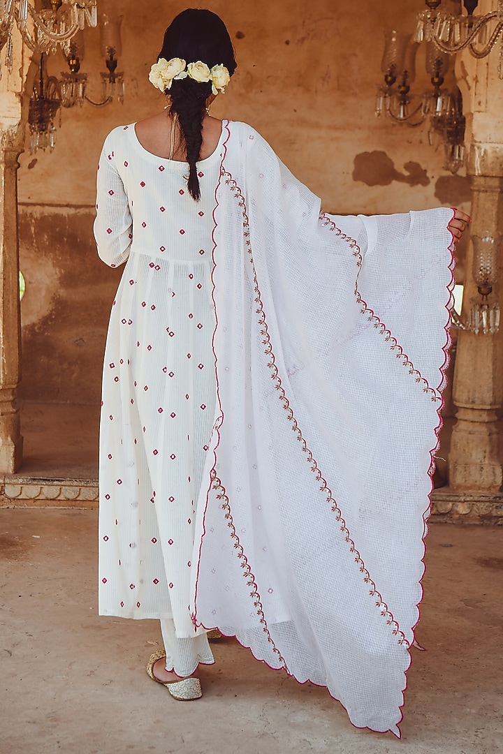 Off-White Cotton Embroidered Anarkali Set by Karaj Jaipur at Pernia's Pop Up Shop