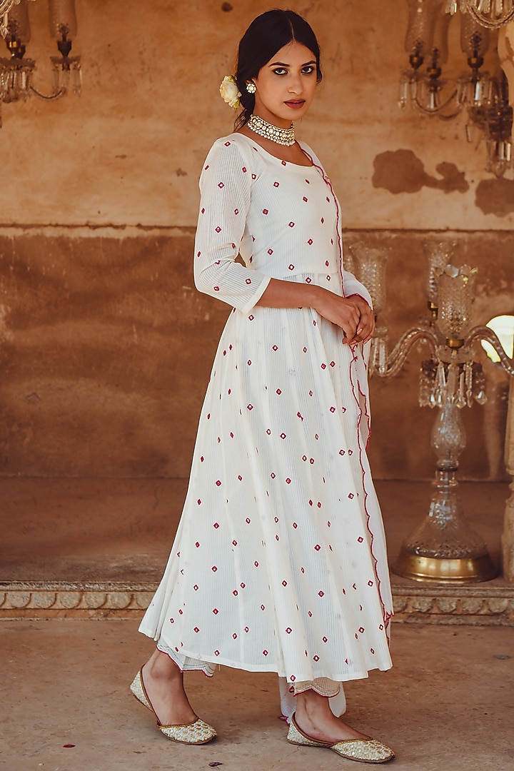 Off-White Cotton Embroidered Anarkali Set by Karaj Jaipur at Pernia's Pop Up Shop