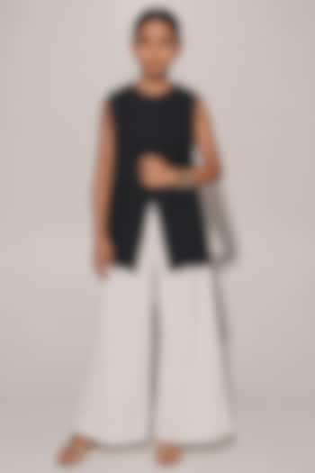 Black & White Blended Linen Co-Ord Set For Girls by Kriti Bapna Kids at Pernia's Pop Up Shop