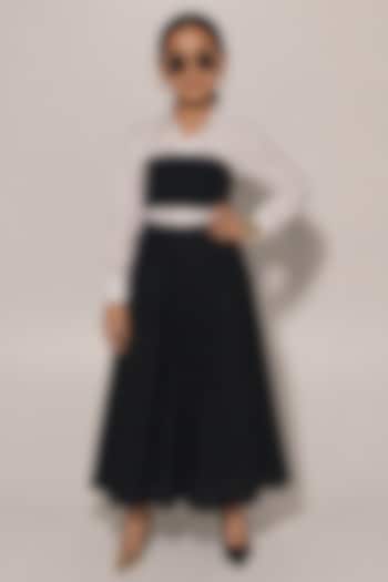 Black Blended Linen Pleated Skirt Set For Girls by Kriti Bapna Kids at Pernia's Pop Up Shop