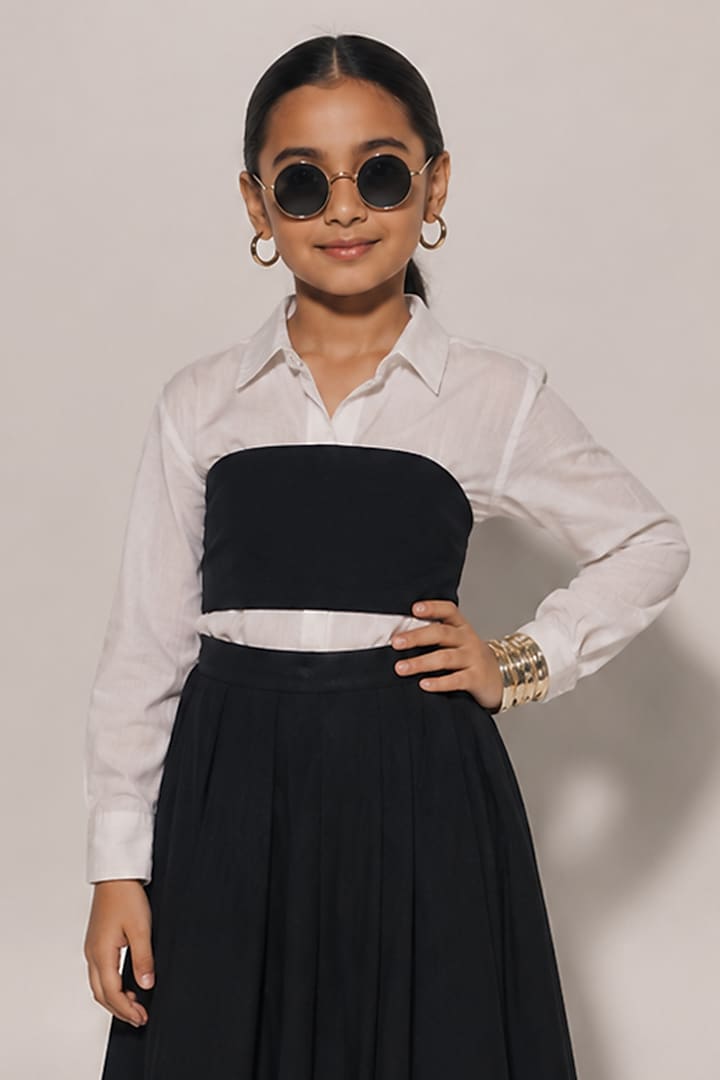 Black Blended Linen Pleated Skirt Set For Girls by Kriti Bapna Kids at Pernia's Pop Up Shop