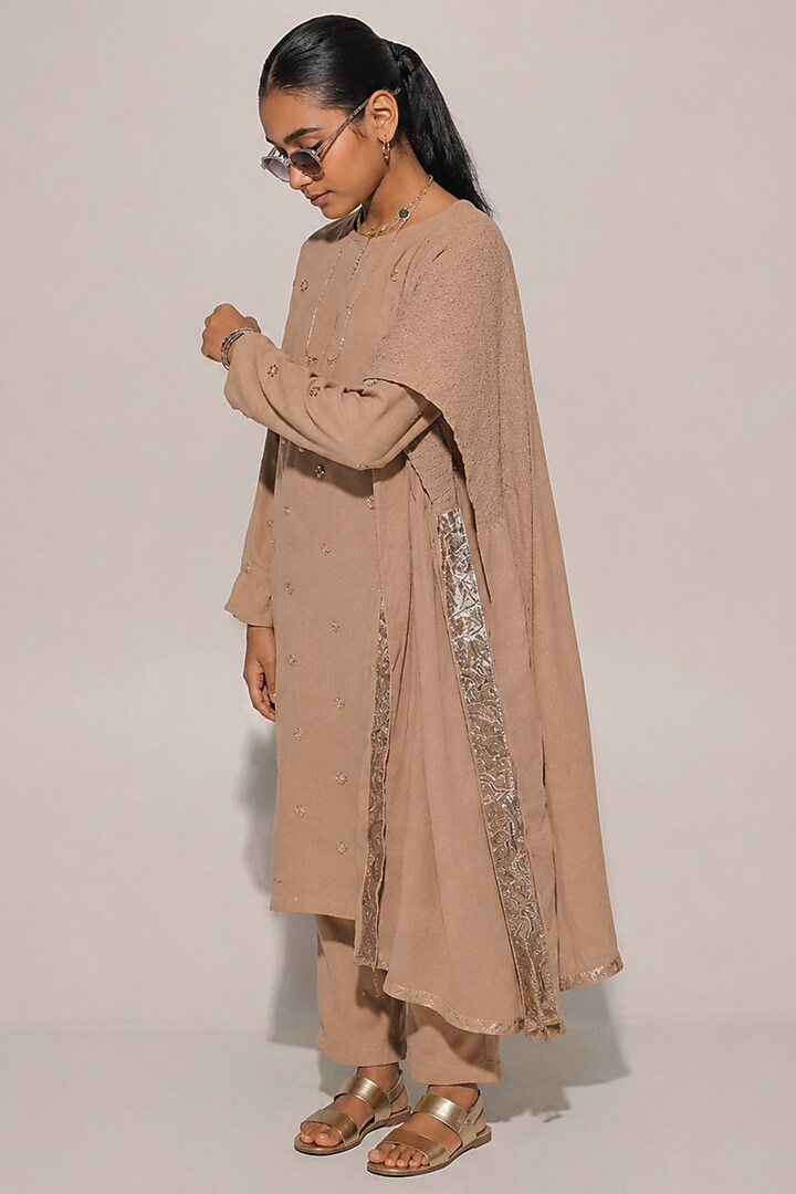 Beige Blended Linen Kurta Set For Girls by Kriti Bapna Kids at Pernia's Pop Up Shop