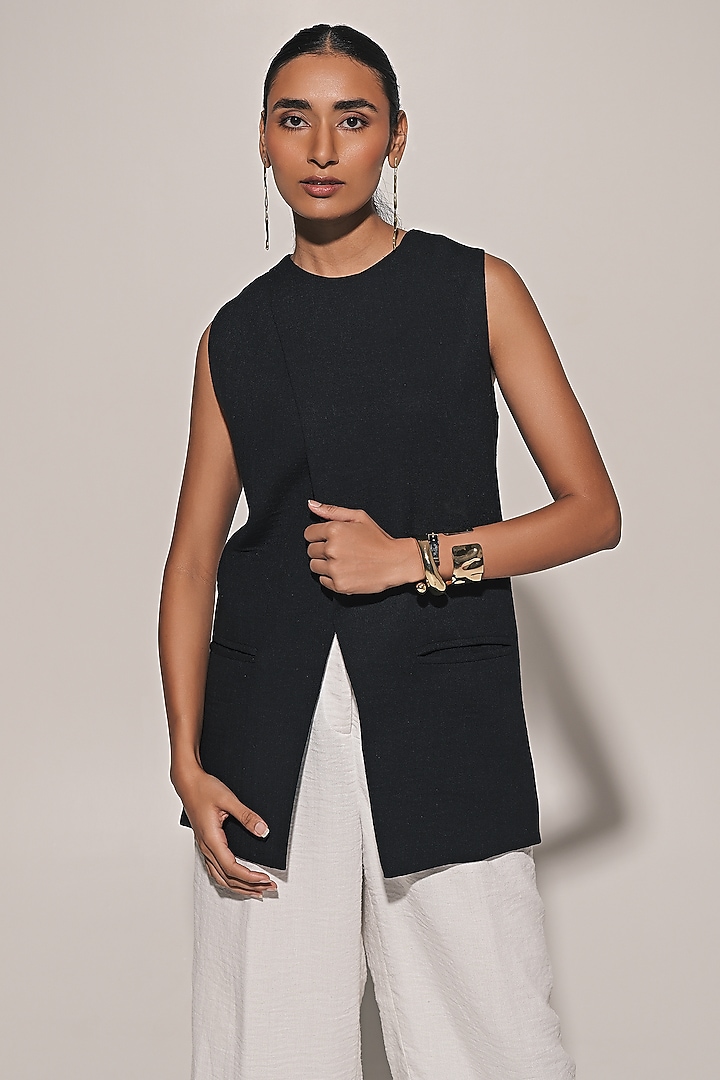 White Blended Linen Pant Set by Kriti Bapna at Pernia's Pop Up Shop