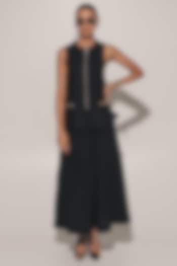 Black Blended Linen Skirt Set by Kriti Bapna at Pernia's Pop Up Shop
