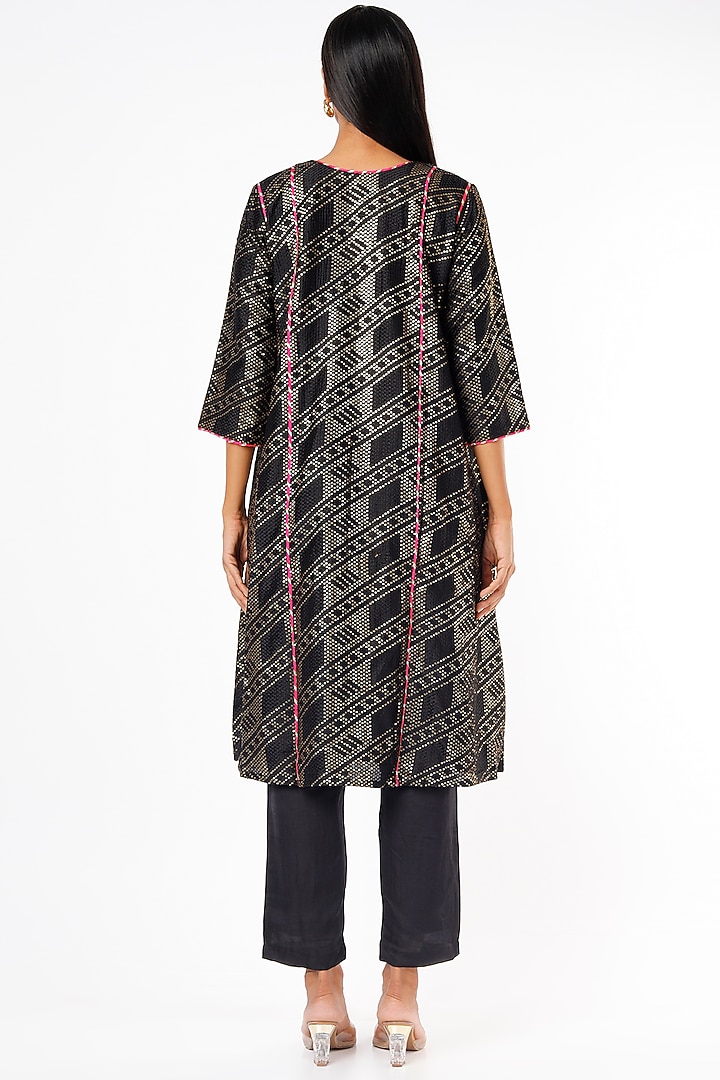 Black Embroidered Kurta Set by Kriti Bapna at Pernia's Pop Up Shop