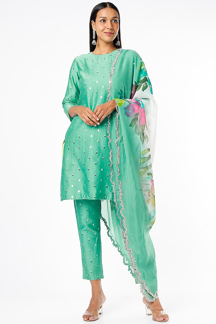 Emerald Green Embroidered Kurta Set by Kriti Bapna