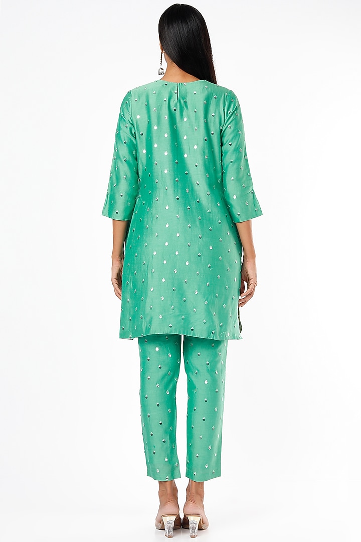 Emerald Green Embroidered Kurta Set by Kriti Bapna at Pernia's Pop Up Shop
