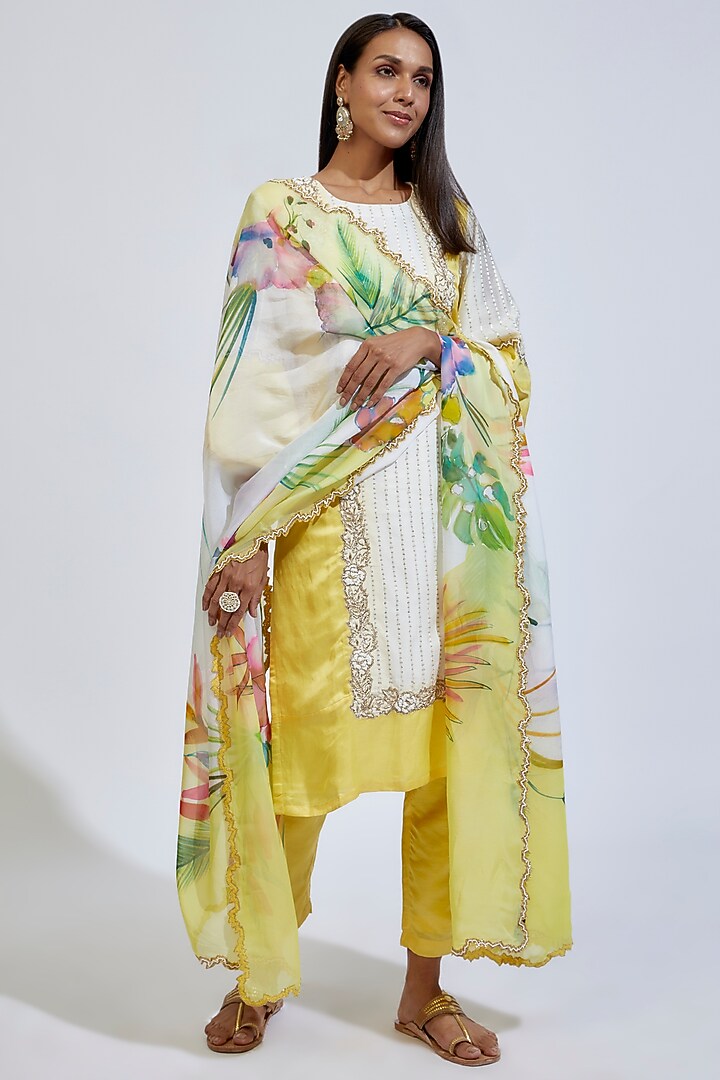 Yellow Linen Satin Hand Painted & Embroidered Kurta Set by Kriti Bapna at Pernia's Pop Up Shop