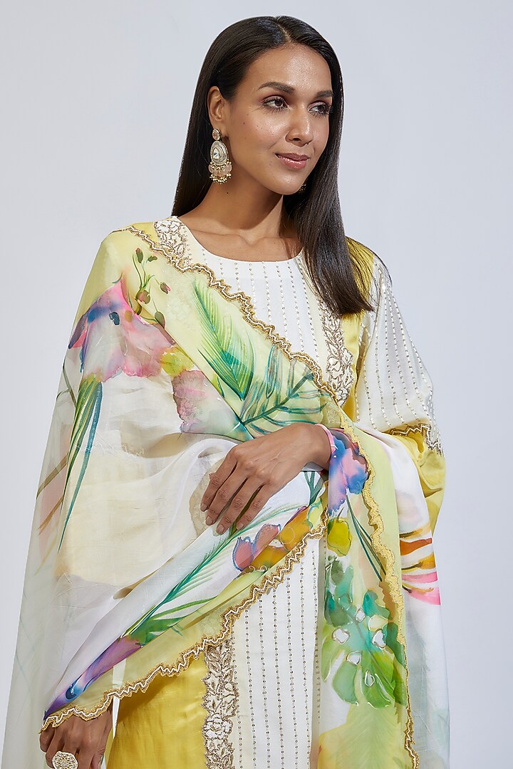 Yellow Linen Satin Hand Painted & Embroidered Kurta Set by Kriti Bapna at Pernia's Pop Up Shop