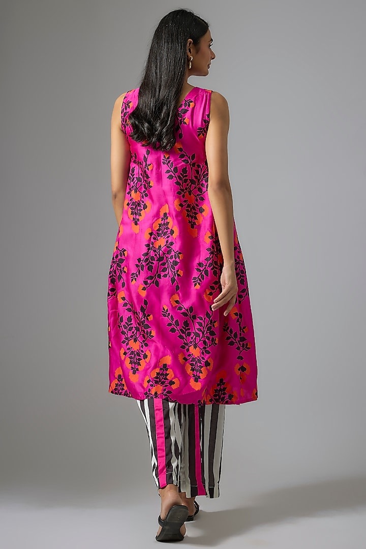 Pink Silk Block Printed Kurta Set by Kriti Bapna at Pernia's Pop Up Shop
