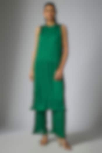 Green Georgette satin Crushed Kurta Set by Kriti Bapna at Pernia's Pop Up Shop
