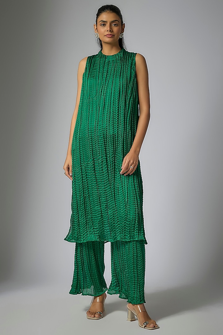 Green Georgette satin Crushed Kurta Set by Kriti Bapna at Pernia's Pop Up Shop