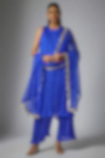 Blue Silk Satin Crushed Kurta Set by Kriti Bapna at Pernia's Pop Up Shop